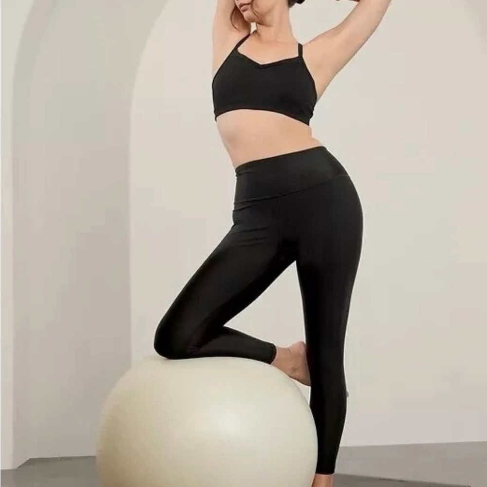 Athleta Elation Sheen Tight Legging